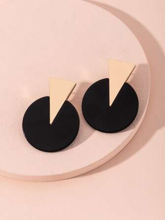 أقراط مسماري جغرافي