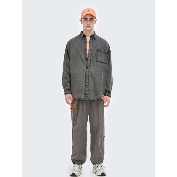 

Men Drop Shoulder Pocket Patched Denim Shirt, Dark grey