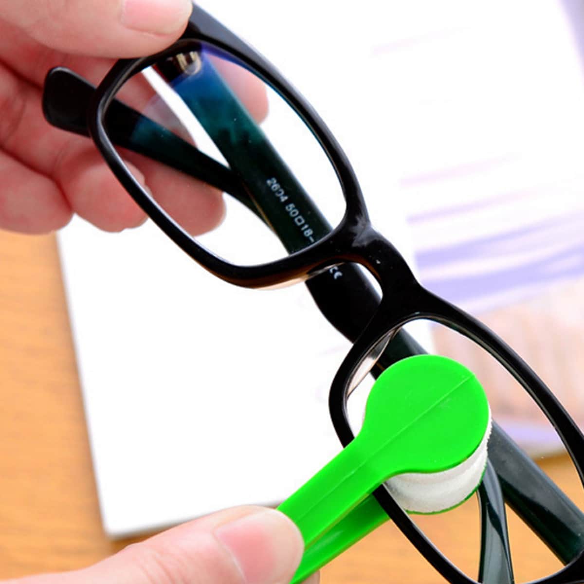 

1pc Random Eyeglasses Cleaner Brush, Multicolor