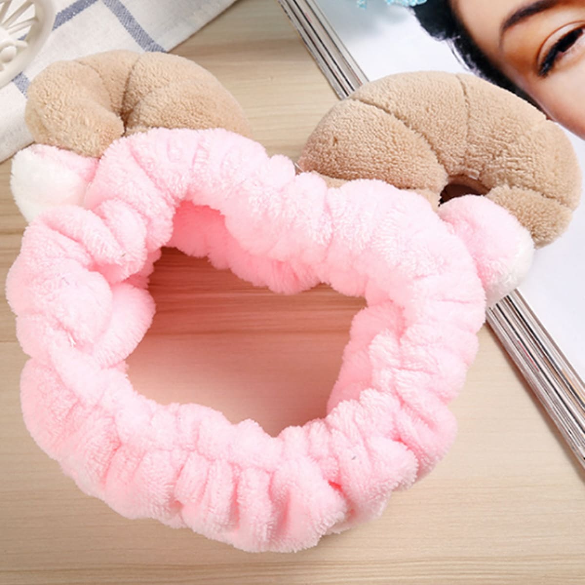 

1pc Goat Horn Detail Bath Headband, Pink