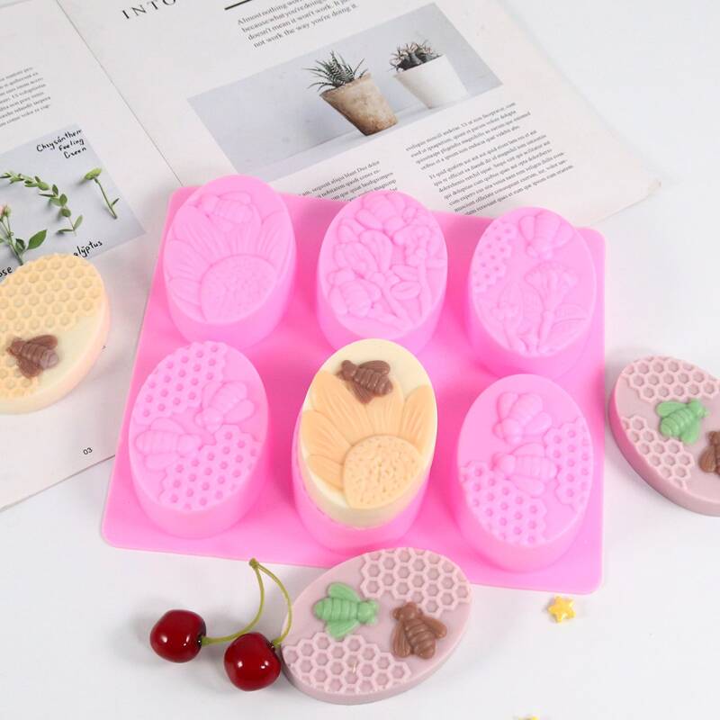 

1pc Bee Design Baking Mold, Pink