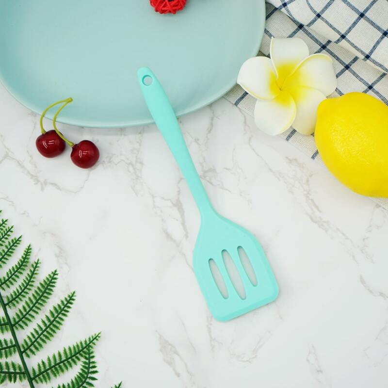 

1pc Silicone Kitchen Spatula, Green