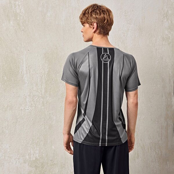 

Men Geo & Letter Graphic Sports Tee, Grey