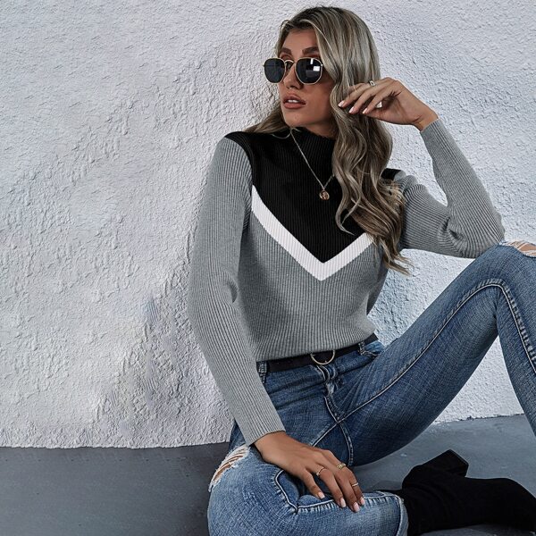 

Cut And Sew Chevron Pattern Sweater, Grey