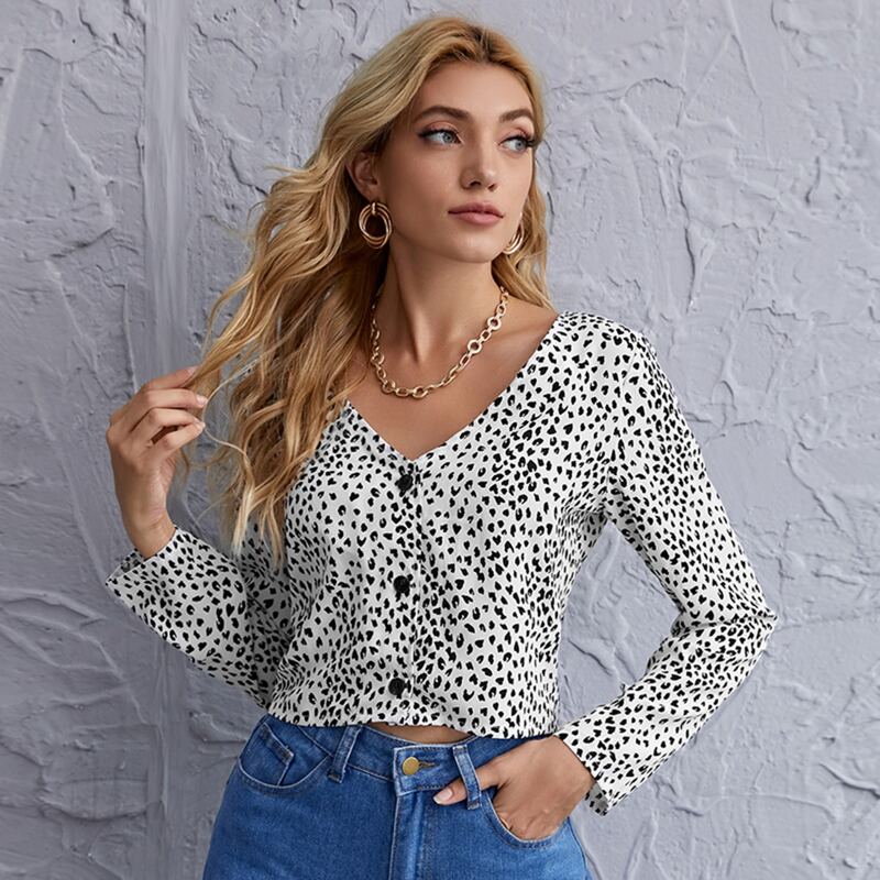 

Button Front Leopard Crop Top, Black and white