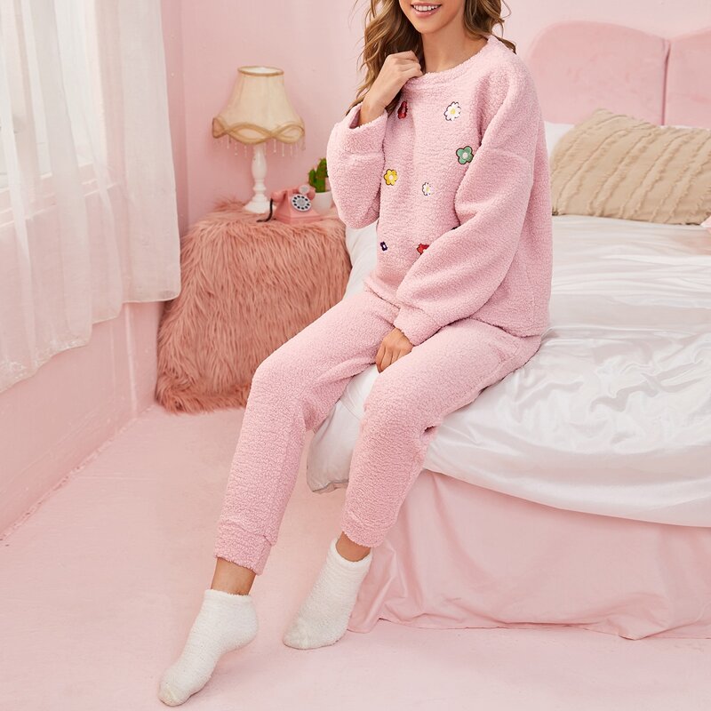 

Floral Embroidery Teddy Pajama Set, Baby pink