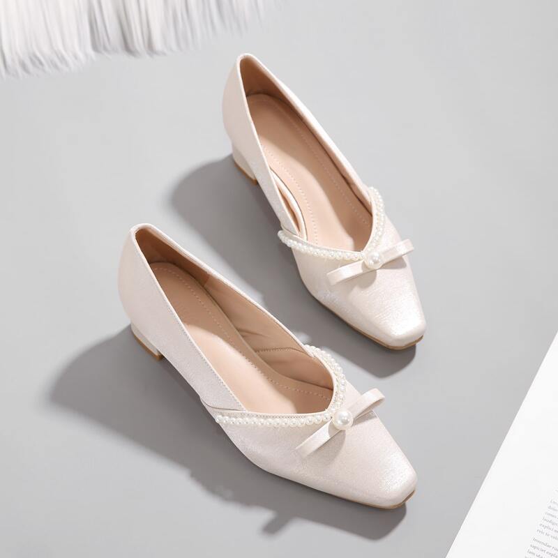 

Faux Pearl Decor Mid Heeled Pumps, Beige