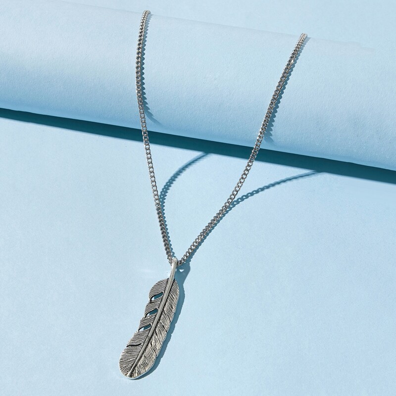 

Leaf Pendant Necklace, Silver