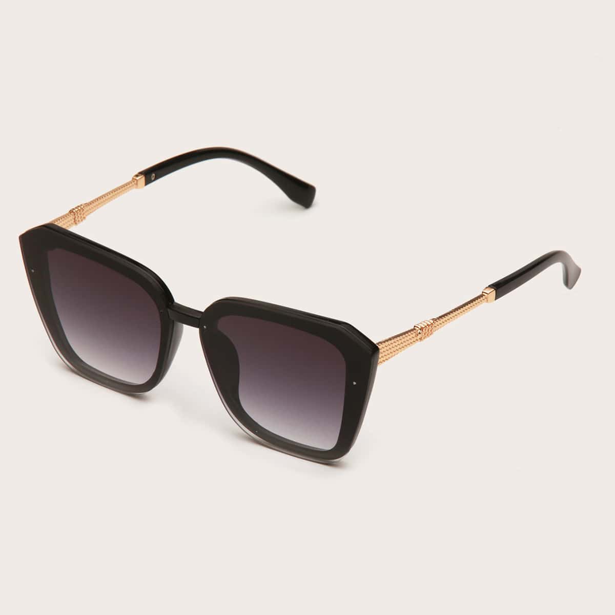 

Cat Eye Sunglasses
