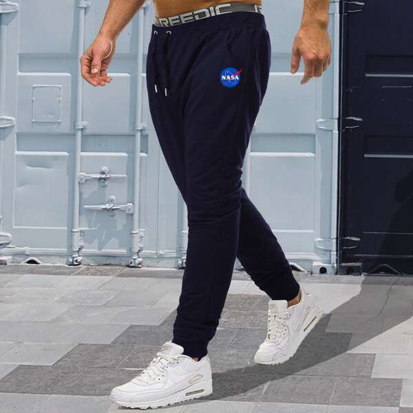 

Men Graphic Print Drawstring Waist Sweatpants, Navy blue