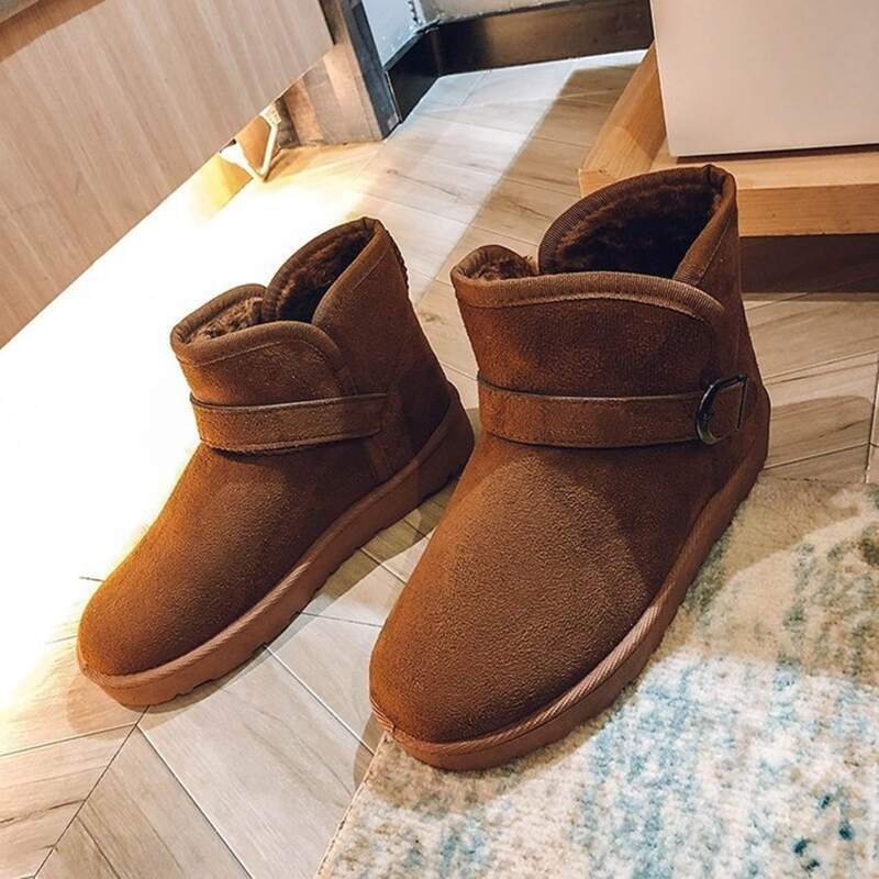 

Solid Buckle Fluffy Boots, Brown