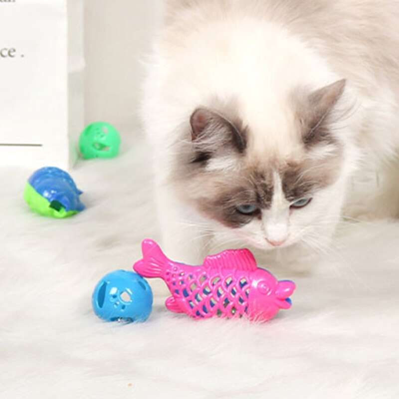 

1pc Fish Shaped Hollow Out Cat Toy, Multicolor