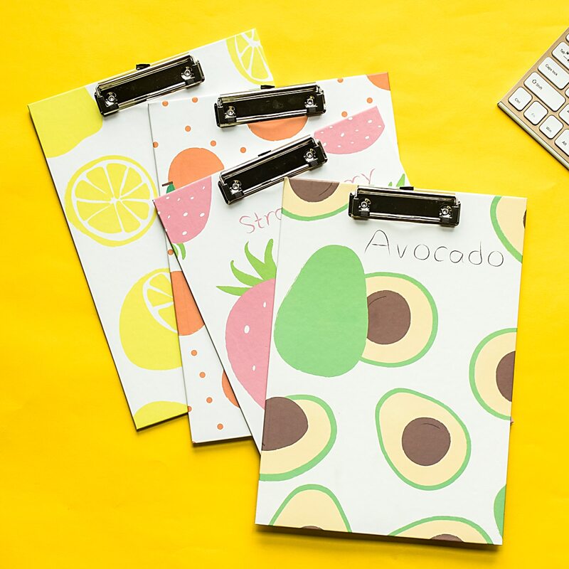 

1pc Fruit Print Random Clipboard, Multicolor