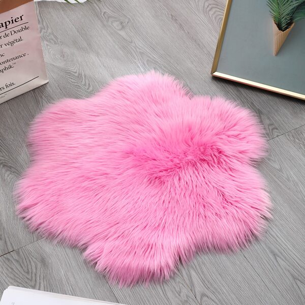 

1pc Flower Shaped Carpet, Hot pink