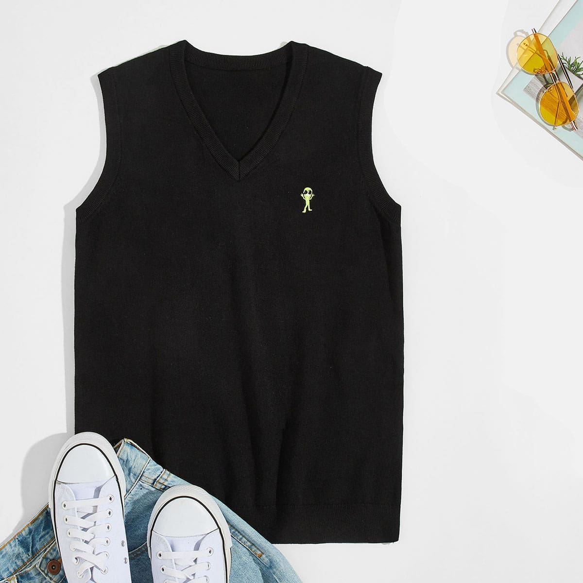 

Guys Alien Pattern V Neck Sweater Vest, Black