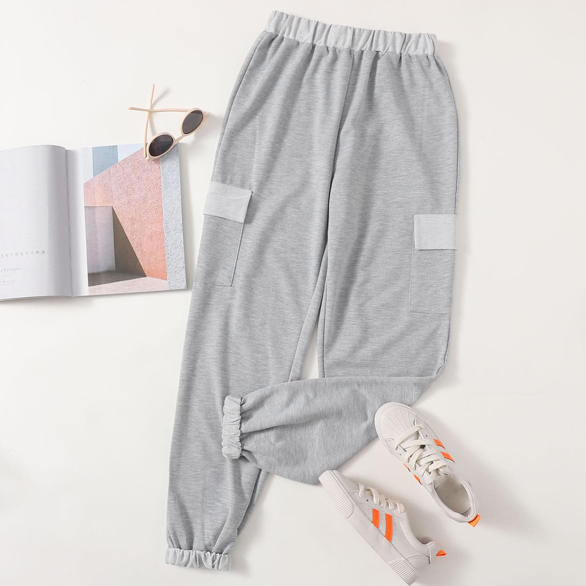 

Solid Cargo Pocket Sweatpants, Light grey