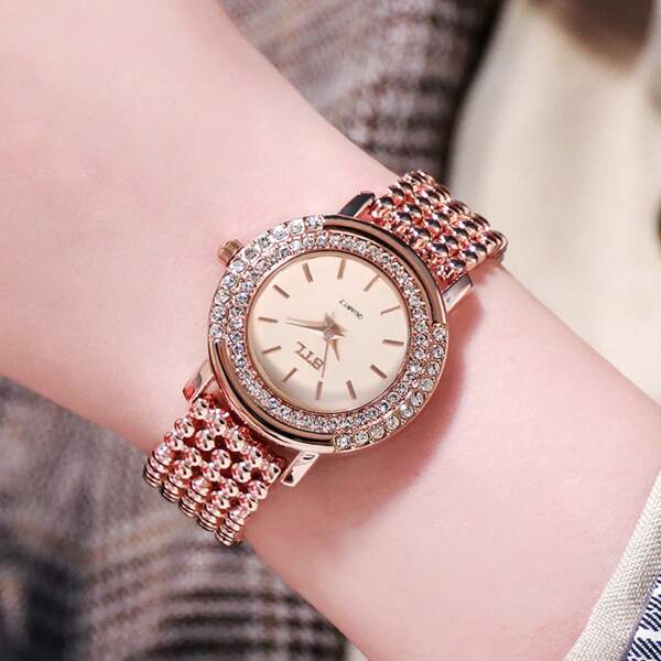 

Rhinestone Decor Pointer Watch