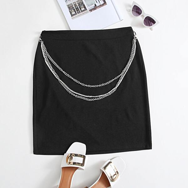 

Plus Solid Skirt With Chain, Black