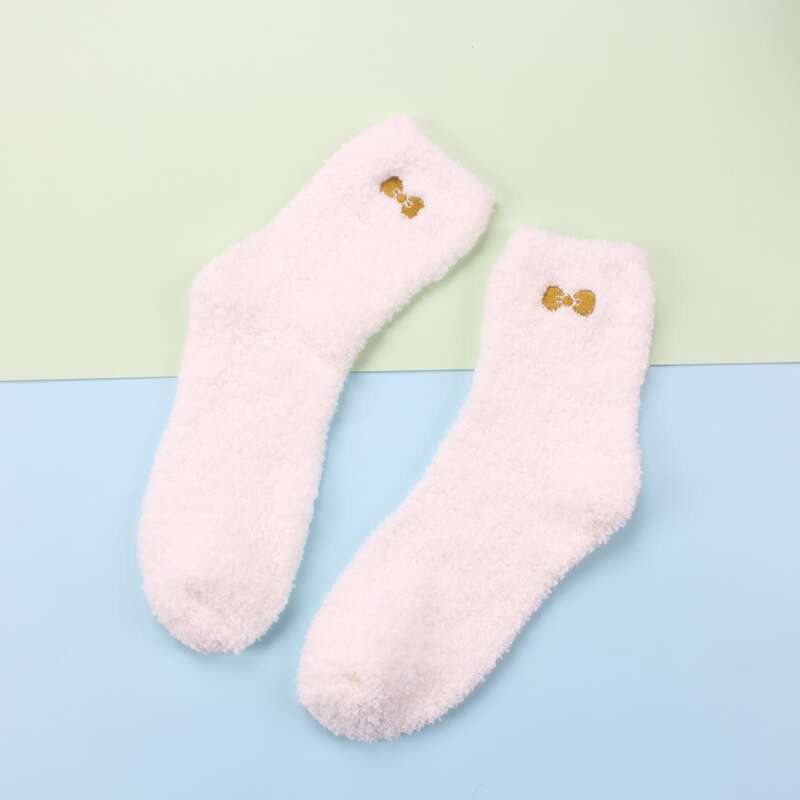 

Bow Fuzzy Crew Socks, White