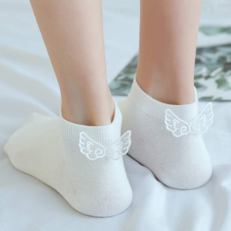 

Wing Decor Ankle Socks, White