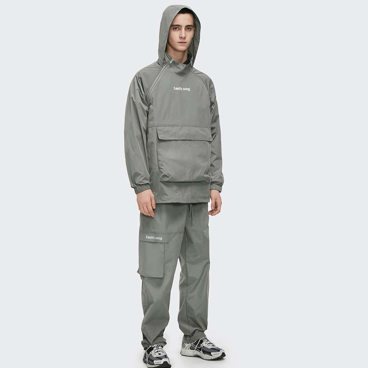 

Guys Tie Waist Letter Graphic Cargo Pants, Grey