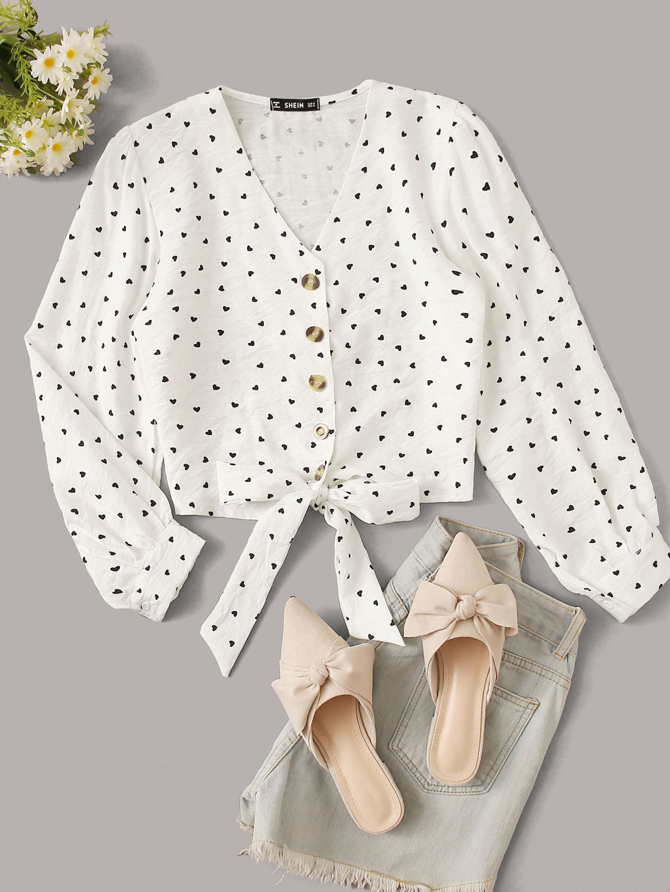 Camisa con estampado de corazón bajo con nudo con botón delantero - Blanco - Ver 1