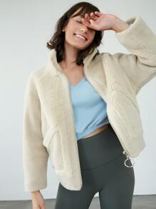 MOTF PREMIUM 絨毛插肩袖拉鏈毛絨夾克 - 米色 - 查看 1