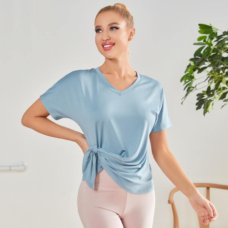 

Asymmetrical Hem Batwing Sleeve Sports Tee, Baby blue