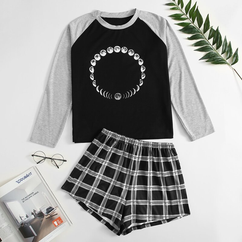 

Raglan Sleeve Moon Graphic Tee & Plaid Shorts PJ Set, Black