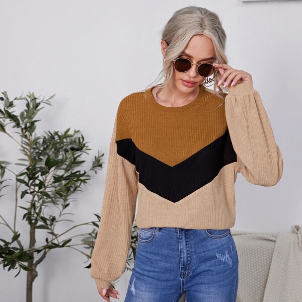 

Bishop Sleeve Chevron Colorblock Tee, Multicolor