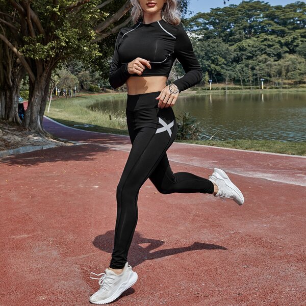 

Piping Crop Sports Tee & Leggings Sports Set, Black
