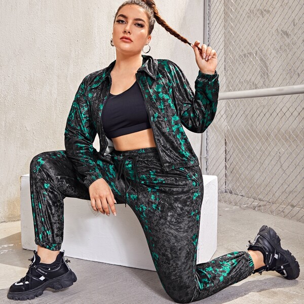 

Plus Graphic Print Velvet Sports Set, Multicolor