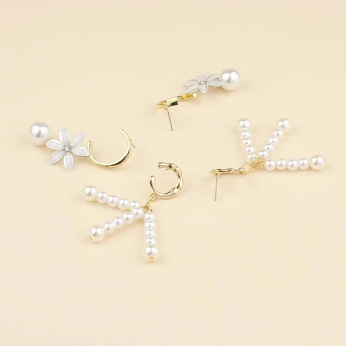

2pairs Faux Pearl & Floral Drop Earrings, White