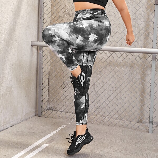 

Plus 3D Geo Print Sports Leggings, Black and white