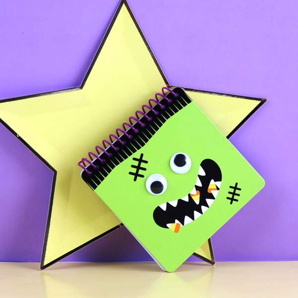 

1pc Cartoon Graphic Notebook, Green