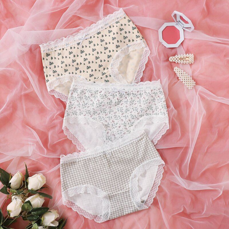 

Ditsy Floral Lace Trim Panty Set, Multicolor
