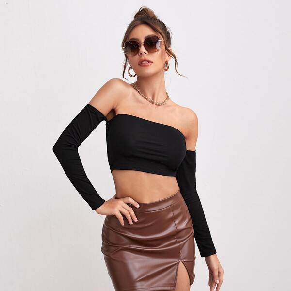 

Off Shoulder Form Fitted Crop Tee, Black