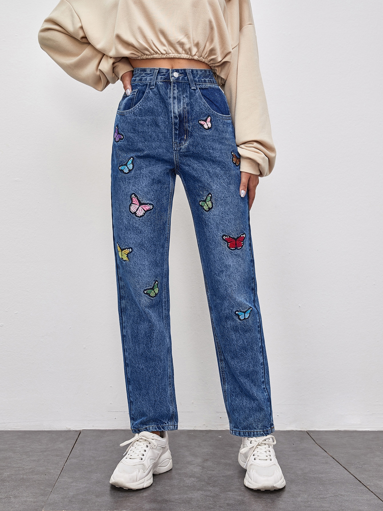 Slant Pocket Butterfly Embroidered Straight Jeans thumbnail