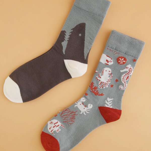 

2pairs Men Cartoon Graphic Socks, Multicolor
