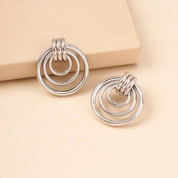 

Round Design Stud Earrings, Silver