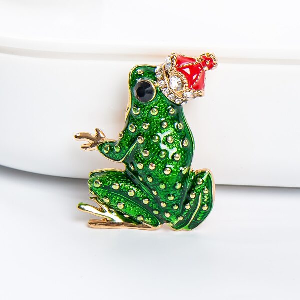 

Frog Design Brooch, Green