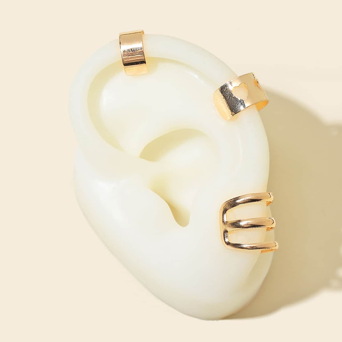 

3pcs Hollow Out Heart Ear Cuff, Gold