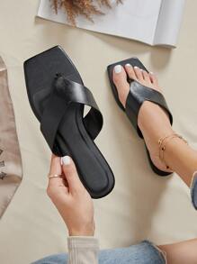 人造皮革鞋頭T字帶涼拖 - 黑色 - 查看 2