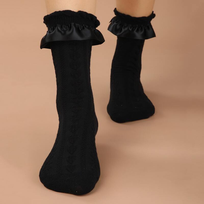 

Lace Trim Crew Socks, Black