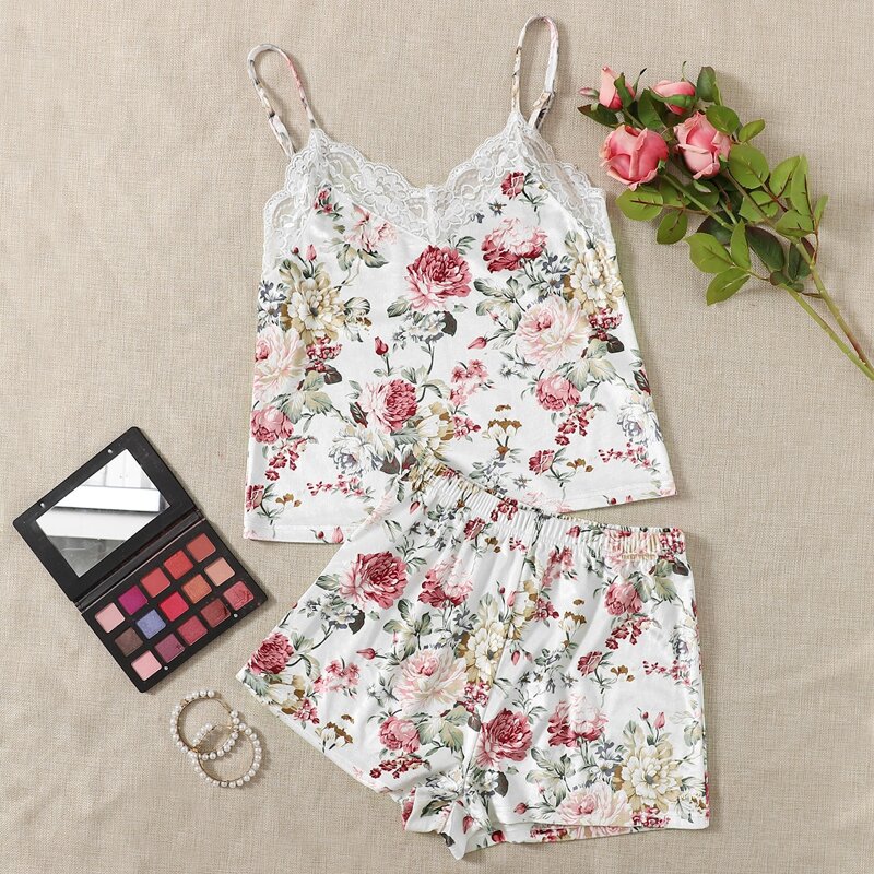 

Lace Trim Floral Velvet Top & Shorts PJ Set, Multicolor