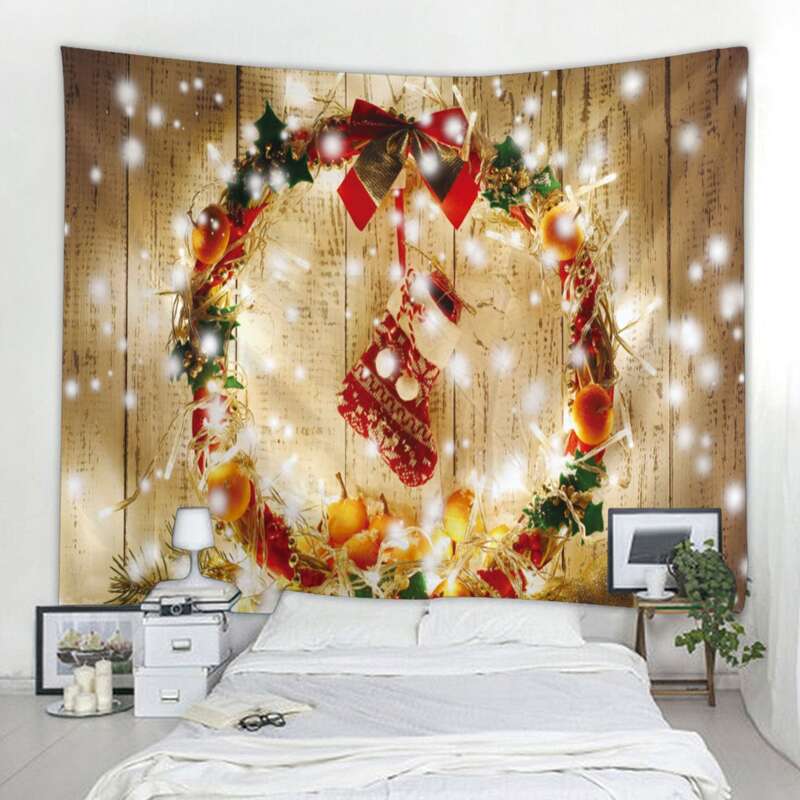 

Christmas Wreath Pattern Tapestry, Multicolor