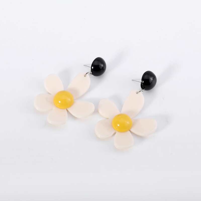 

Floral Design Drop Earrings, Multicolor