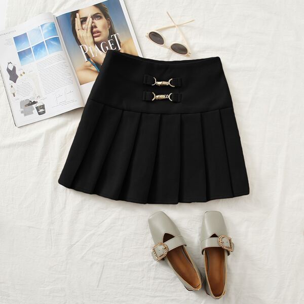 

Buckle Detail Pleated Skirt, Black