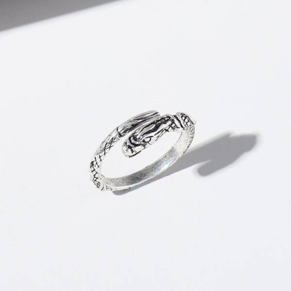 

Solid Engraved Ring, Silver