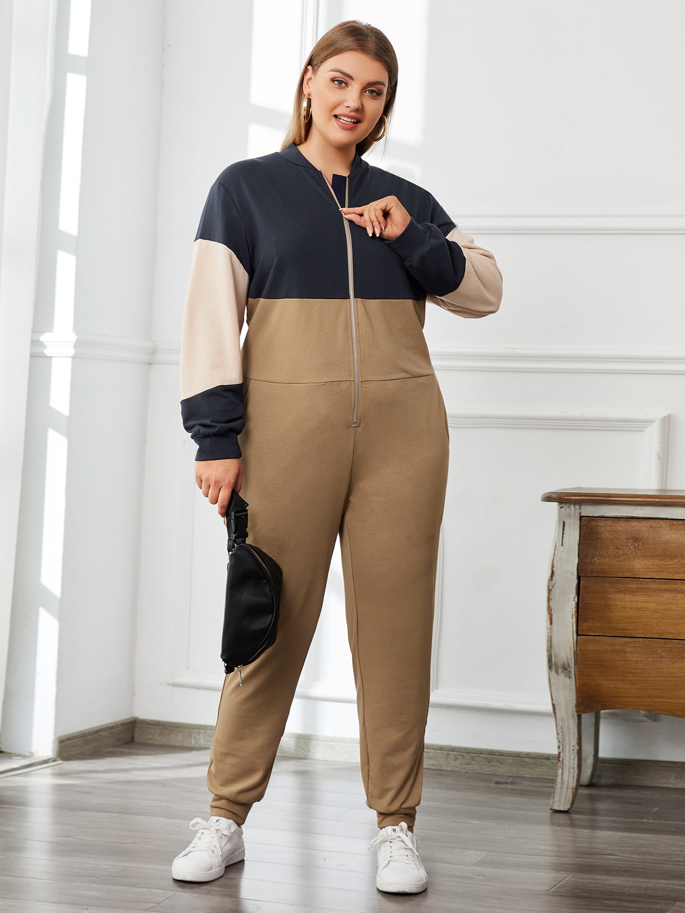 Plus Letter Patched Slant Pocket Colorblock Sweatshirt Jumpsuit thumbnail